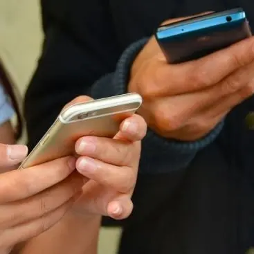 Due 12enni violentate e filmate in una festa a base di alcol e droga: denunciati 24 minori