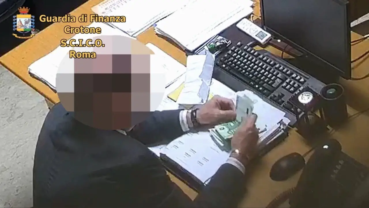 Il giudice Petrini condannato anche in Appello: «Eclatante spregiudicatezza. Vendeva le sue funzioni per vivere nel lusso»