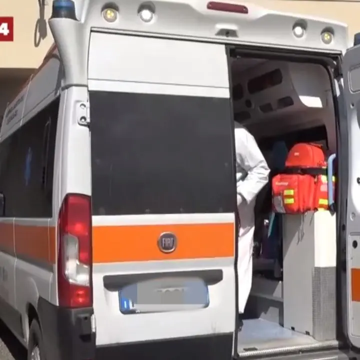 Incidente a Crotone, 15enne si schianta con la moto contro un muro: è gravissimo