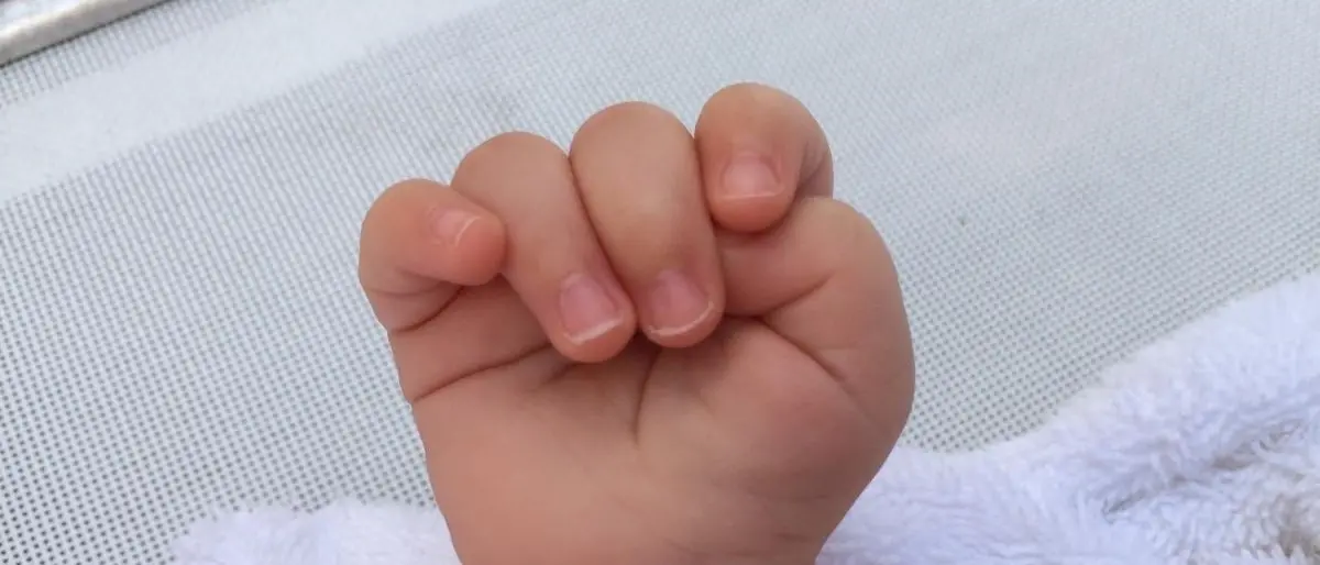 Mamma strangola il figlio di un anno e poi chiama i soccorsi, fermata dai carabinieri