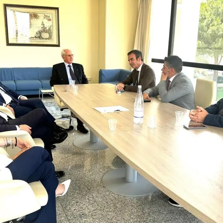 Ponte Stretto, Occhiuto incontra l’ad della società: «Opera strategica, nel 2030 fondi per 70 miliardi tra Calabria e Sicilia»