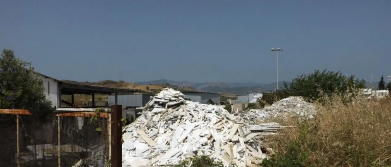 A Guardavalle scatta il sequestro di un’autocarrozzeria e un opificio