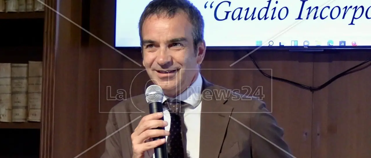 Da una «sanità in macerie» ai medici cubani, Occhiuto a Locri: «Stiamo ricostruendo dalle fondamenta»