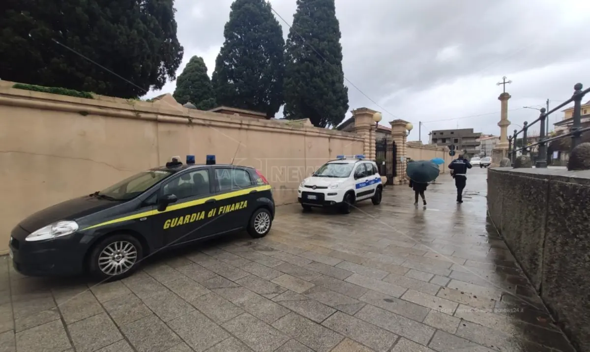 Ancora indagini sul cimitero di Tropea: scoperti tre loculi profanati