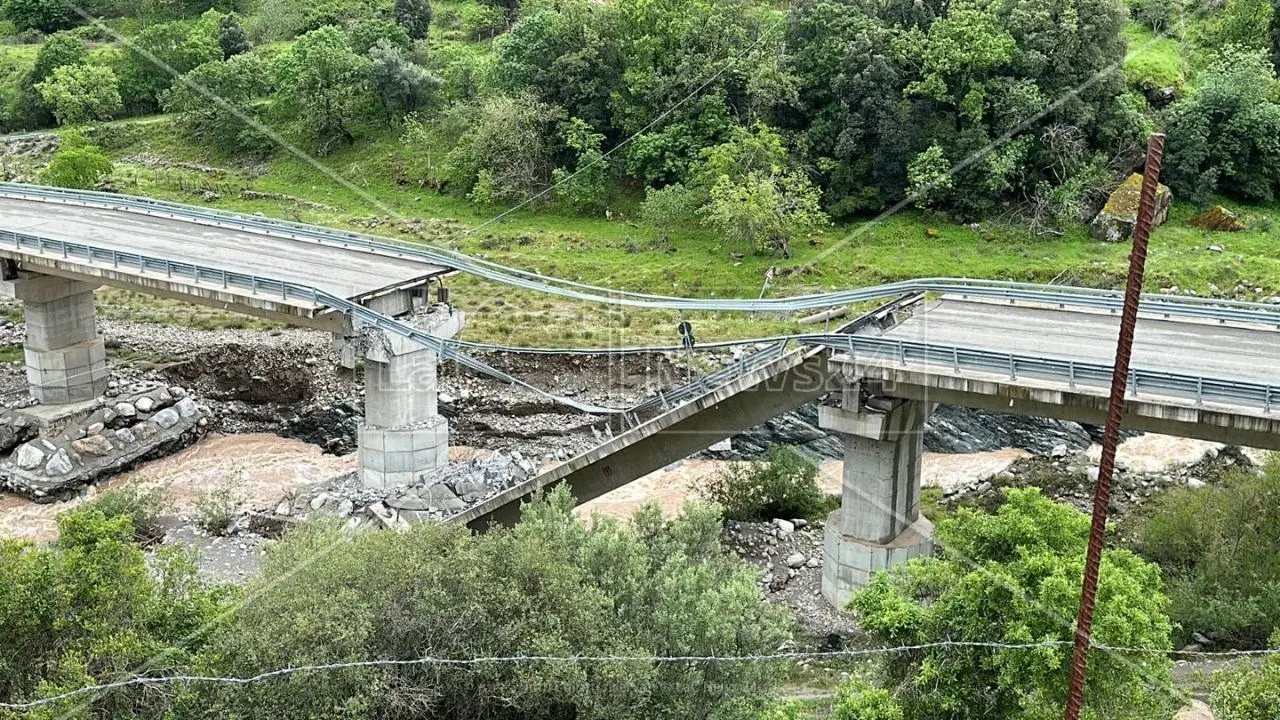 Longobucco inizia a vedere la fine dell’isolamento dopo il crollo del ponte: «Entro fine mese riaprirà un primo tratto di strada»