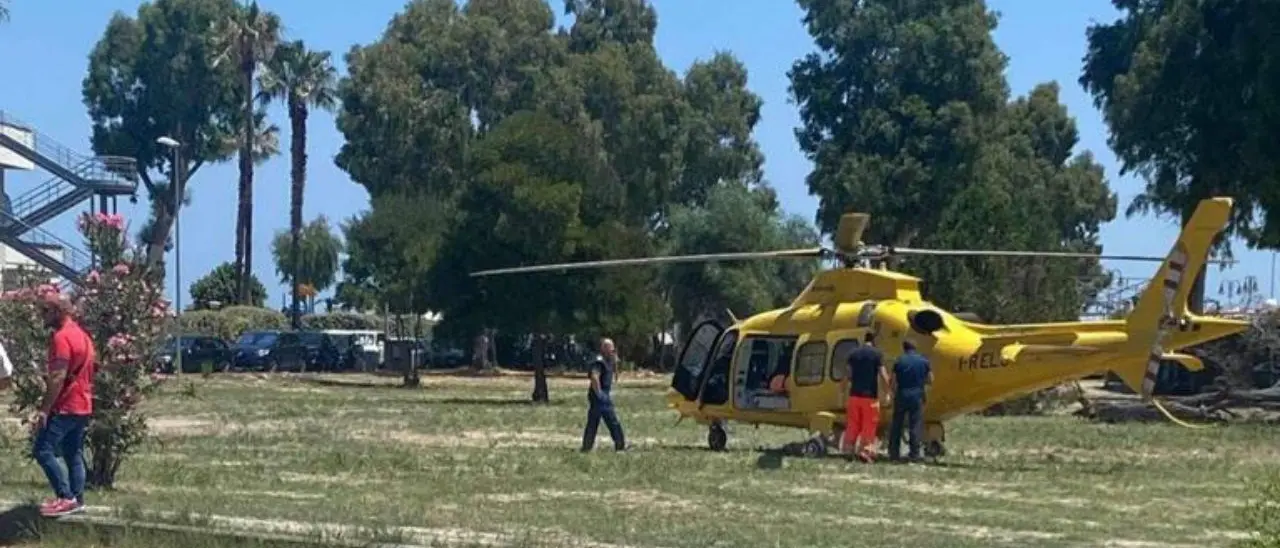 Si ustiona mentre accende il barbecue: interviene l’elisoccorso nel Cosentino