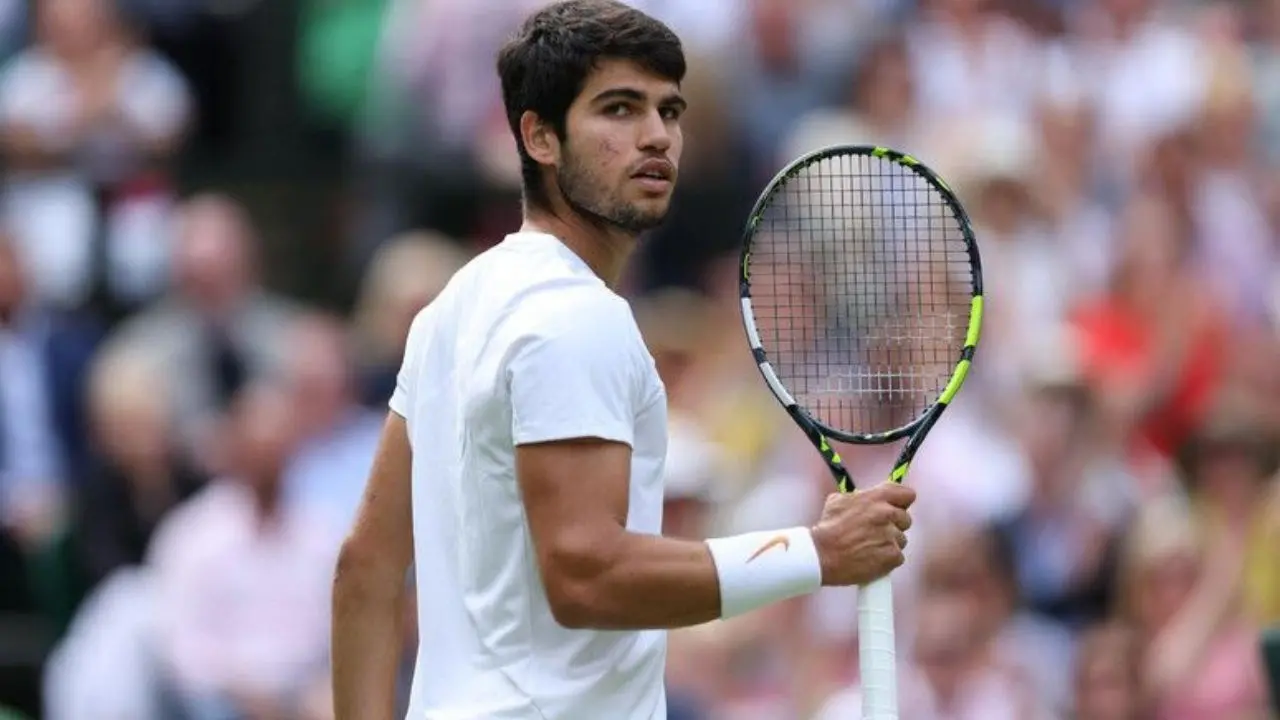 Alcaraz conquista il torneo di Wimbledon, battuto Djokovic al quinto set