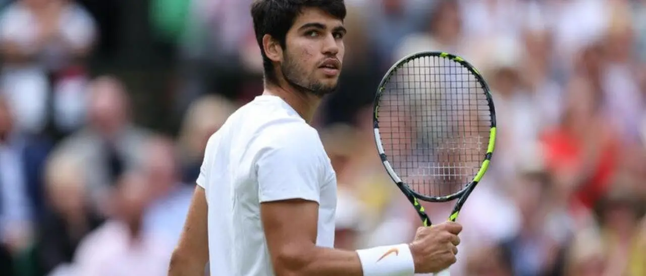 Alcaraz conquista il torneo di Wimbledon, battuto Djokovic al quinto set