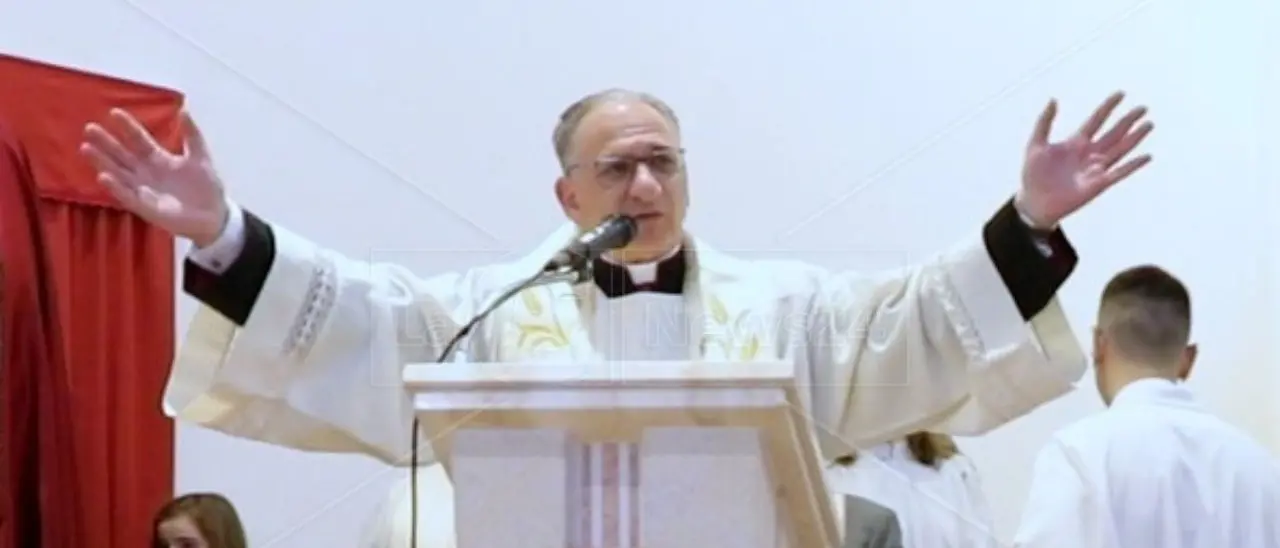 Addio a monsignor Saverio Di Bella, Vibo Marina in lutto per il sacerdote amato da tutti