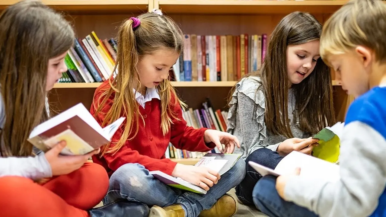 Libri in asili nido e studi pediatrici, ecco la proposta di legge di Irto (Pd) contro l’analfabetismo funzionale