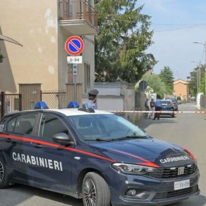 Cirò Marina, cinquantenne si barrica in casa: dopo 18 ore di trattative si consegna ai carabinieri