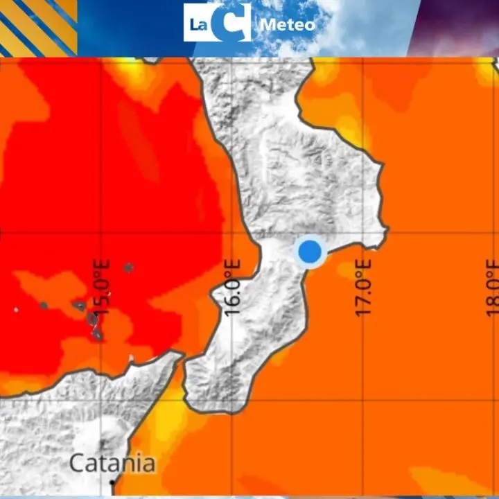 Caldo record in Calabria, il mare è quasi un brodo con temperature che raggiungono i 30 gradi
