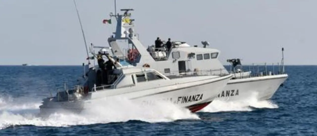 Peschereccio calabrese con tonnellate di cocaina bloccato al porto di Agrigento