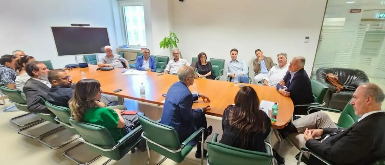Terzo megalotto, i sindaci dell’Alto jonio cosentino incontrano Occhiuto: focus sulle opere di compensazione