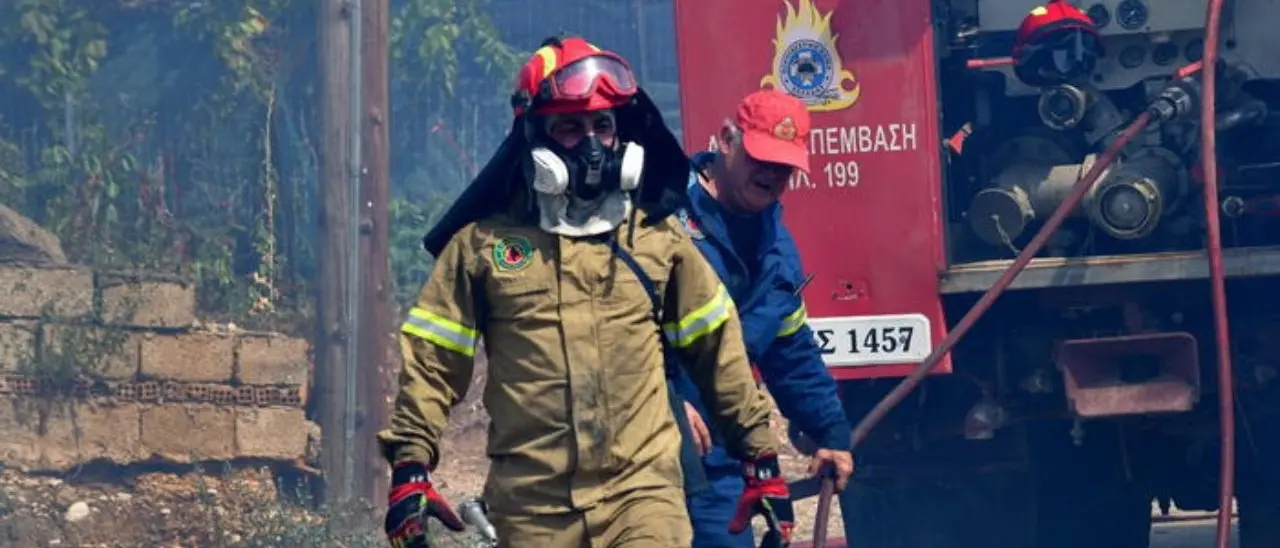 Grecia, allarme incendi in tutto il paese: evacuate a Corfù 2500 persone