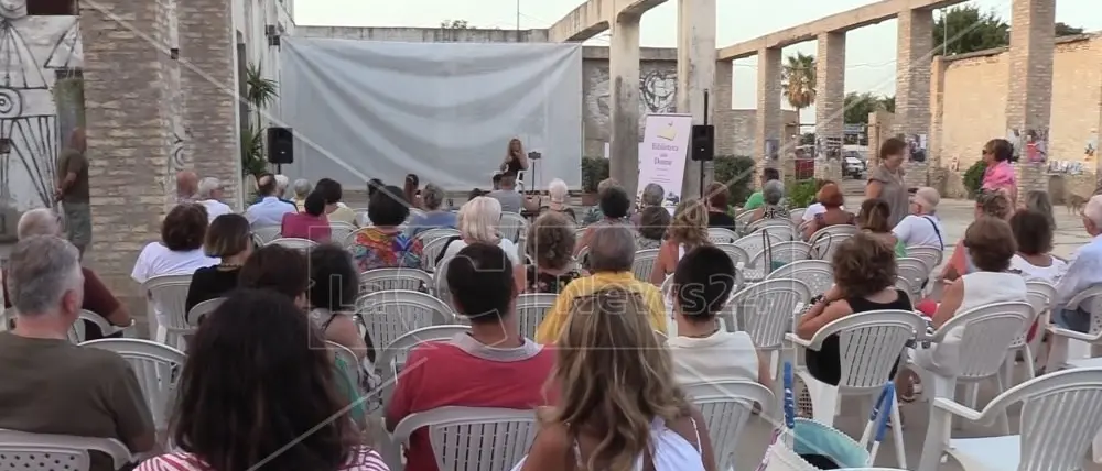 Soverato, l’omaggio della Biblioteca delle donne alle sorelle iraniane e alla loro lotta per i diritti