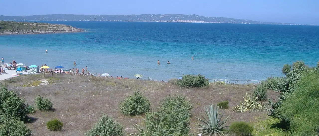 Tornano nella loro casa al mare e trovano una stanza in meno: i vicini gliel’hanno “rubata”