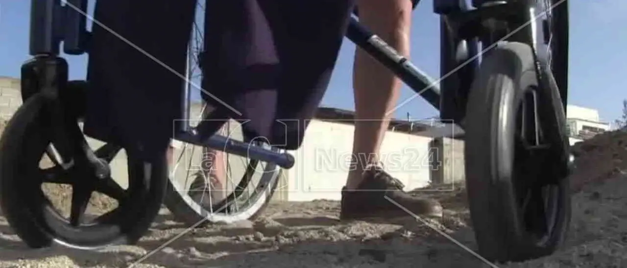 Mare inaccessibile per i diversamente abili a Vibo, l’assessore risponde: «Abbiamo fatto quanto possibile»