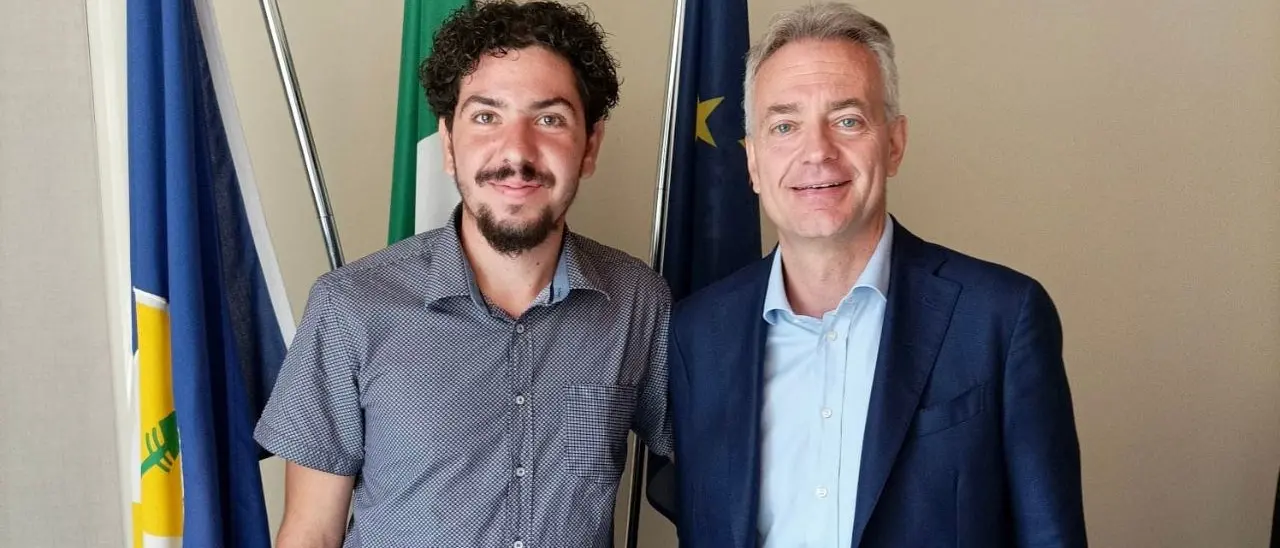 Vincenzo, il contadino-poeta del format LaC Terra mia incontra Gallo: «Politica attiva a sostegno dei giovani»
