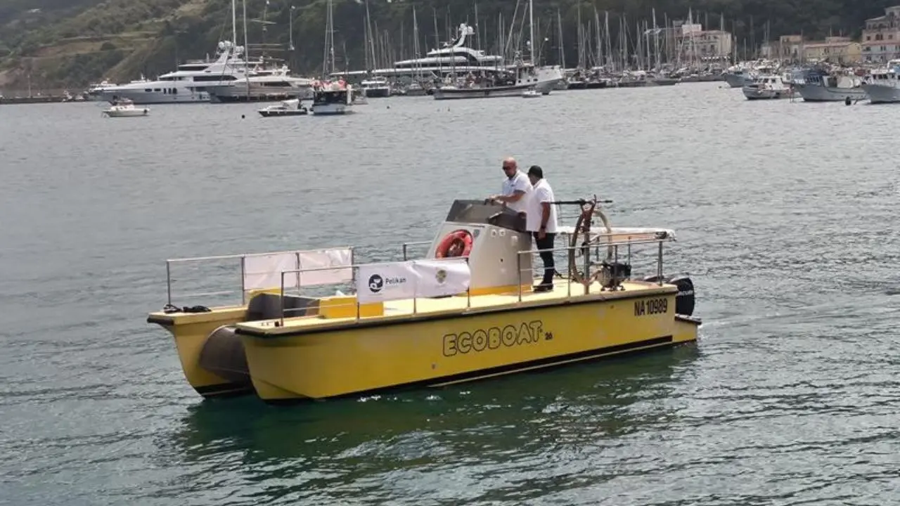 Vibo Valentia, presentato Piano Mare Pulito: da domani attivi 6 mezzi spazzamare nel Tirreno