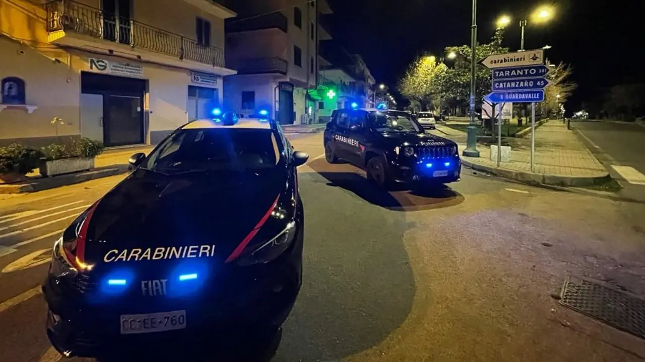 Controlli a tappeto sulla movida nel Catanzarese: fari puntati su spaccio di droga e infrazioni stradali