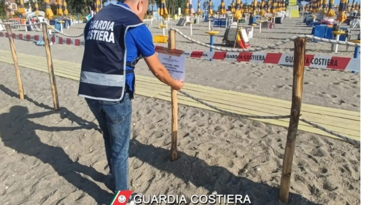 Corigliano Rossano, occupazione abusiva di suolo demaniale: sequestrato un lido balneare