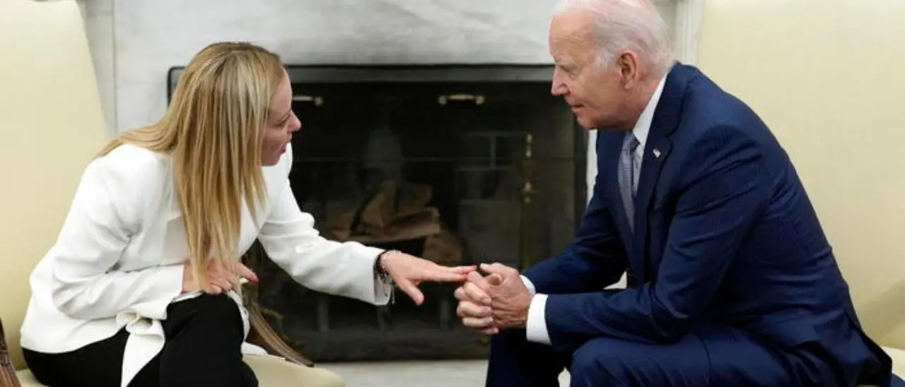 Meloni alla Casa Bianca: «Tra Italia e Stati Uniti rapporto forte. Nessuna pressione sulla Cina, andrò a breve»