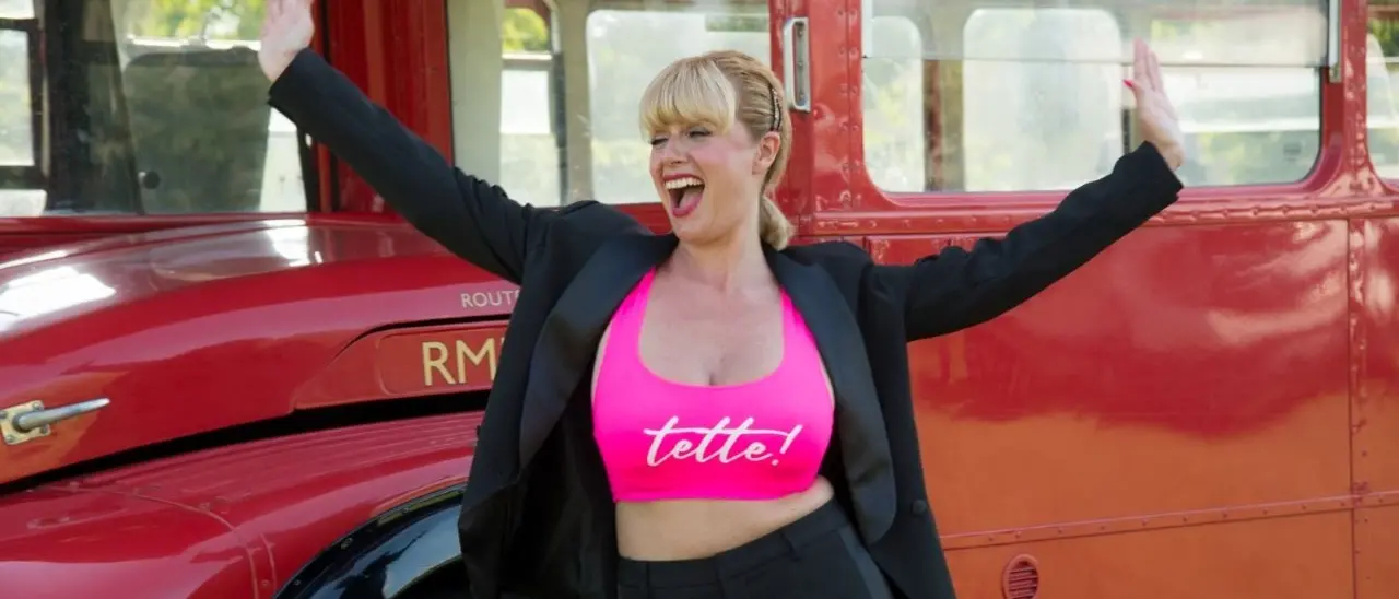 “Tette”, il nuovo brano della calabrese Vanessa Grey che lancia un messaggio contro il body shaming