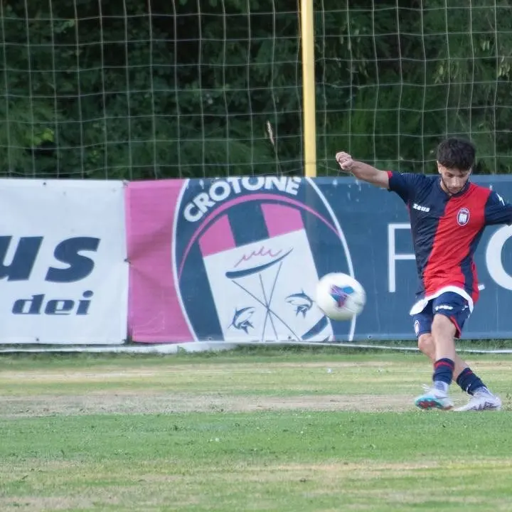 Crotone, prosegue la preparazione degli squali: domenica in campo contro il Lecce Primavera