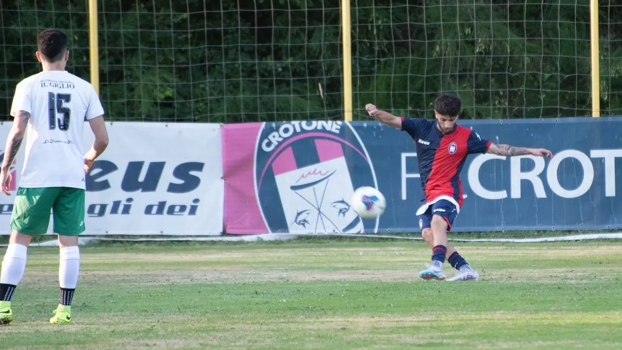 Crotone, prosegue la preparazione degli squali: domenica in campo contro il Lecce Primavera