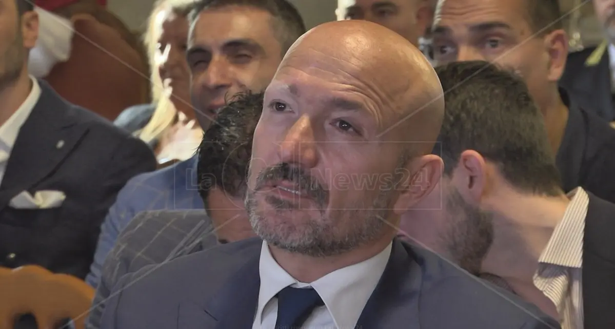 Greco: «Il taglio storico\u00A0dei posti letto prima causa della migrazione sanitaria in Calabria»\n