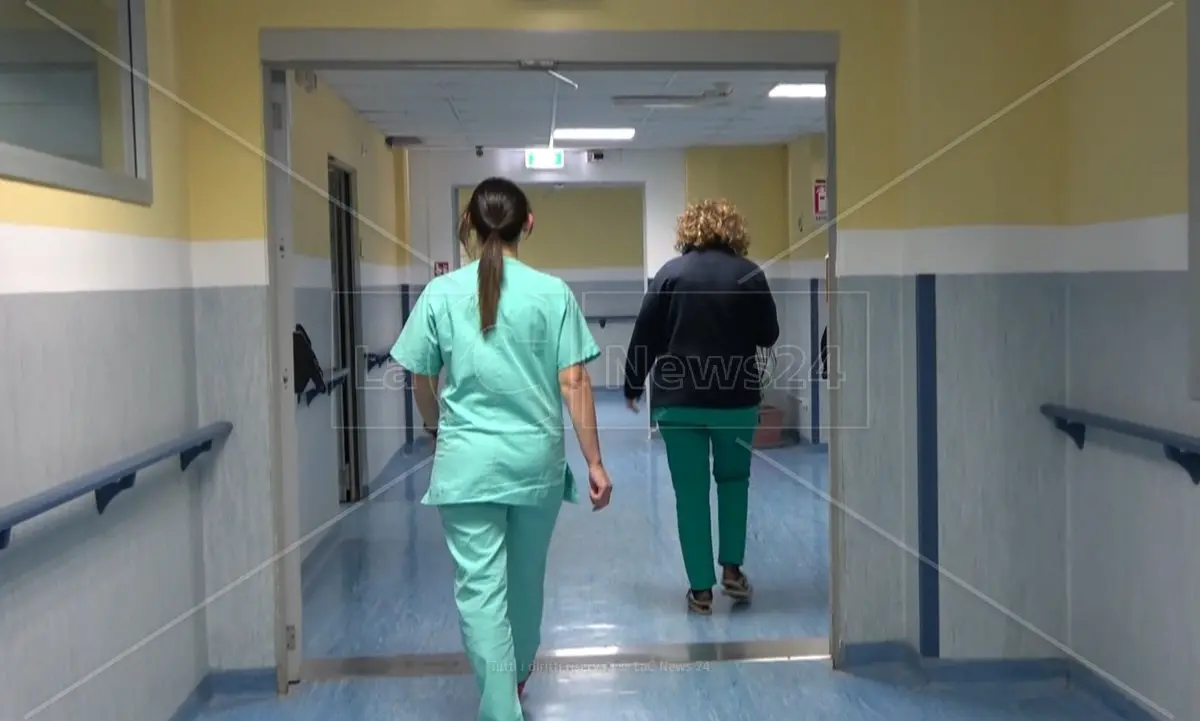 Carenza di infermieri, Nursing up: «Nel Cosentino lacune gravissime, a rischio pazienti e personale»