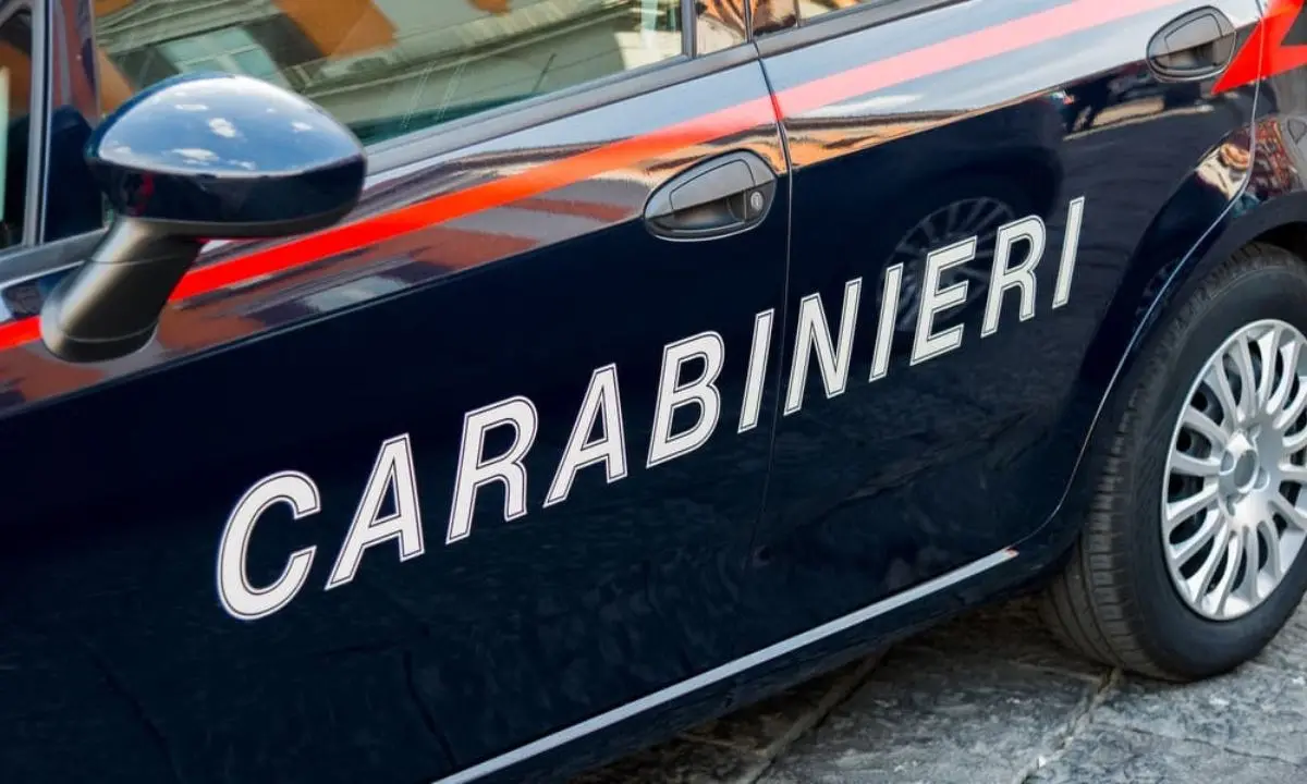 Strangolato con un asciugamano in un albergo nel Cagliaritano: la vittima aveva 43 anni, fermato un 20enne