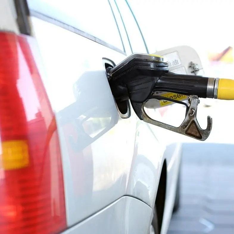 Carburanti, ancora lievi aumenti. Il Ministero pubblica i dettagli dei prezzi medi in base alle regioni