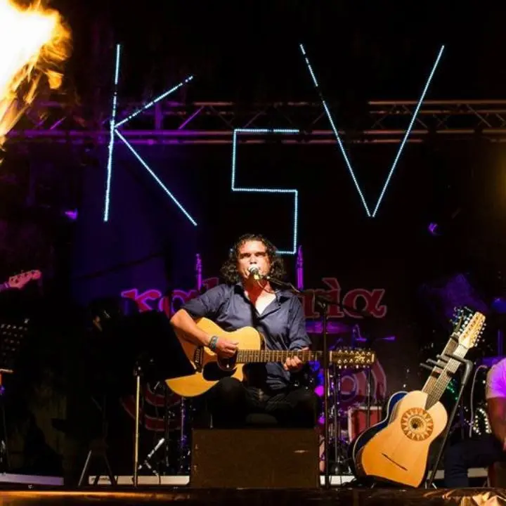 L’orgoglio di essere calabresi nella musica dei Kalavrìa tra i protagonisti dell’evento di LaC il 3 agosto a Vibo Marina