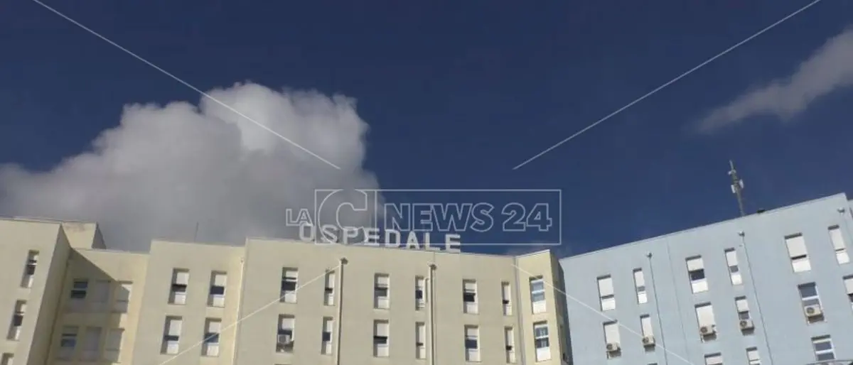 Neonato morto all’ospedale di Crotone, ci sono 14 indagati