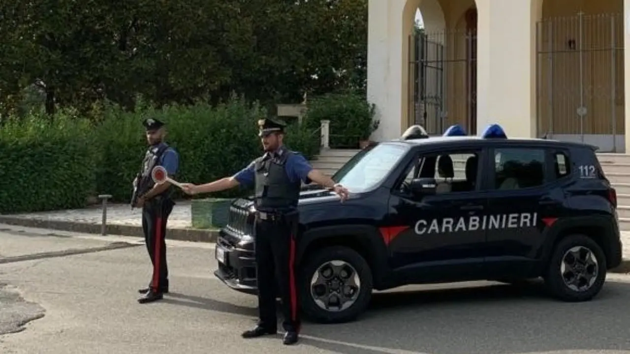 Squillace, produceva droga all’interno di un camper: arrestata una turista 62enne