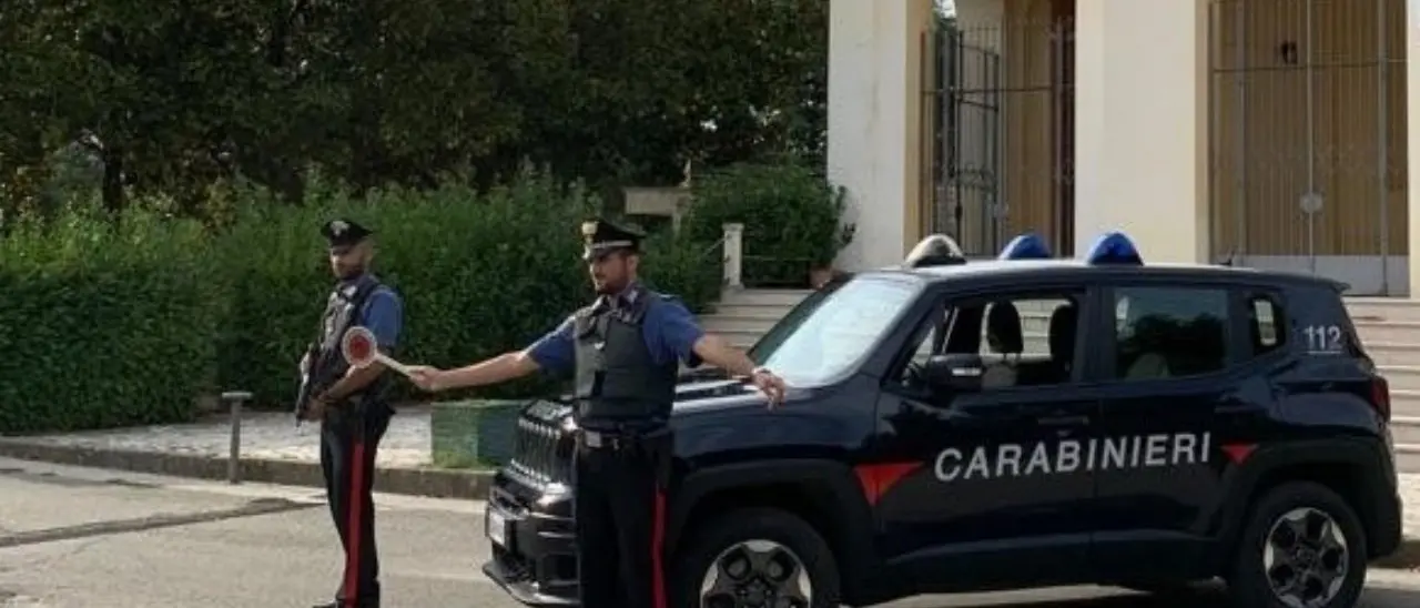 Squillace, produceva droga all’interno di un camper: arrestata una turista 62enne