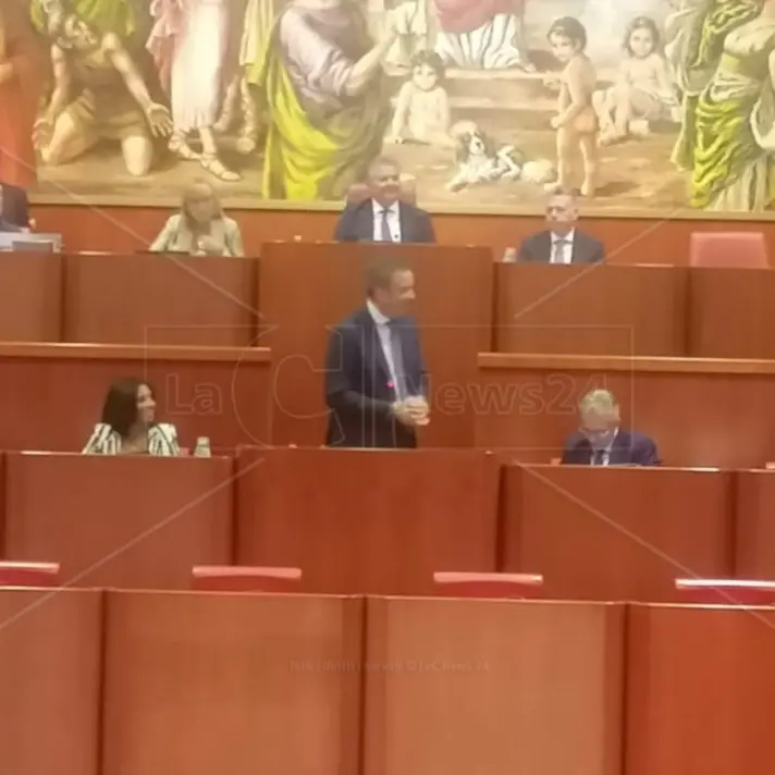 La riforma dei Consorzi di bonifica in Consiglio, Occhiuto tira dritto: «Rimango presidente se posso cambiare le cose»
