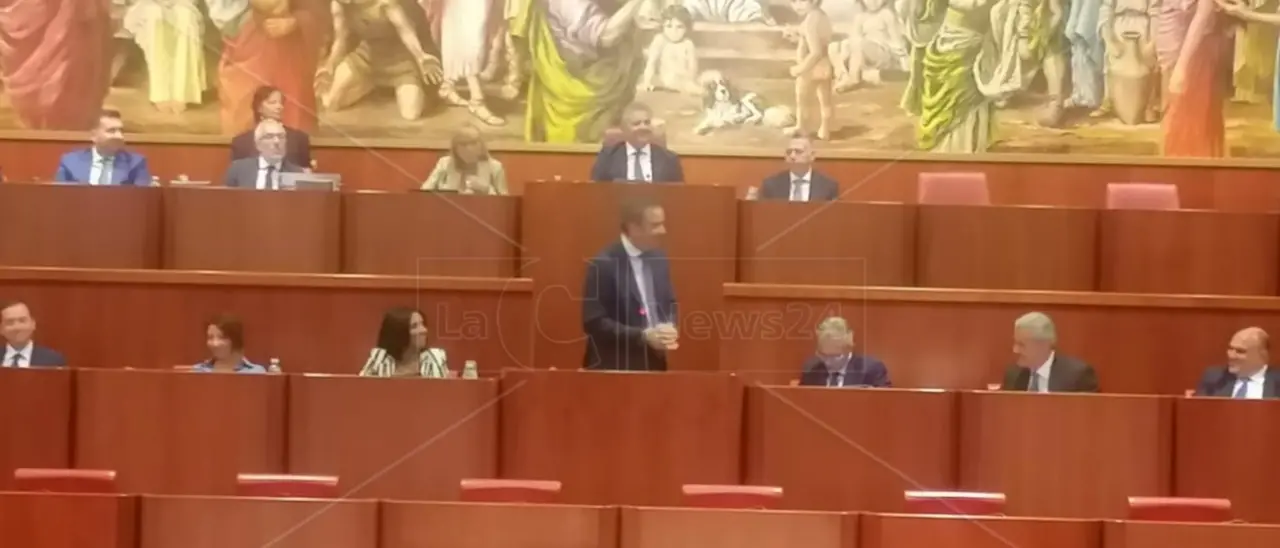 La riforma dei Consorzi di bonifica in Consiglio, Occhiuto tira dritto: «Rimango presidente se posso cambiare le cose»