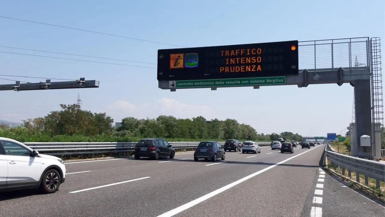 Al via il secondo fine settimana di esodo estivo in Calabria, rimossi tutti i cantieri sull’autostrada