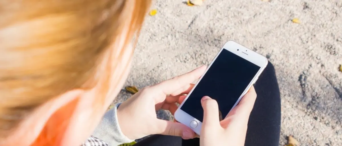 Le fanno credere che la figlia ha avuto un incidente e si fanno consegnare soldi: arrestati