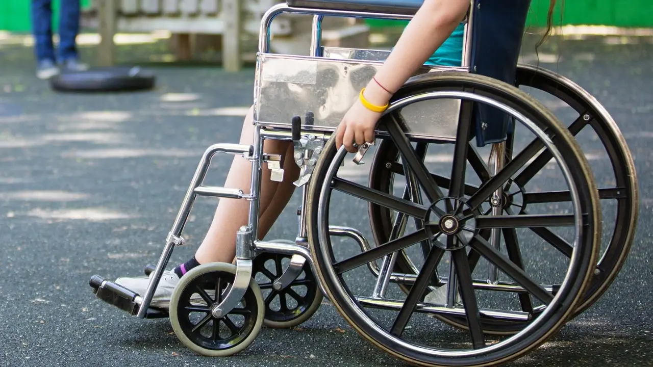 Illusi e abbandonati dalla Sanità calabrese: 4 ore di viaggio da Reggio al centro siciliano per la cura della Sla