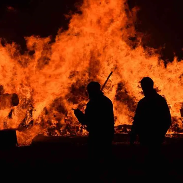 Beccato dai droni della Regione ad accendere il fuoco in un canneto, un arresto a Curinga
