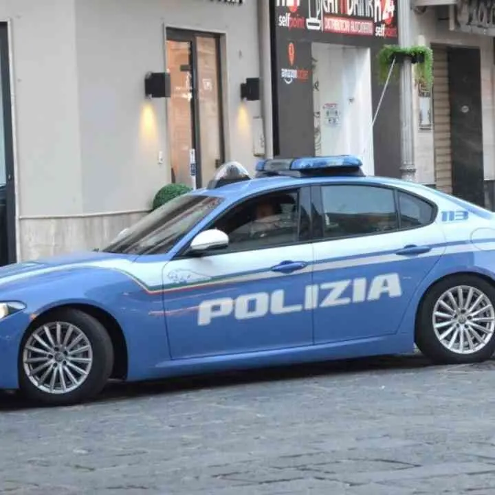 Crotone, perseguitava la sua ex violando il divieto di avvicinamento: 42enne in carcere