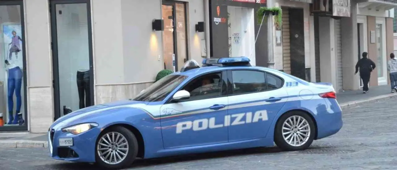 Crotone, perseguitava la sua ex violando il divieto di avvicinamento: 42enne in carcere