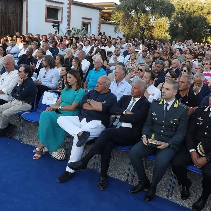 Politica, istituzioni e tantissimi cittadini al grande evento di Corigliano Rossano: in migliaia per Link