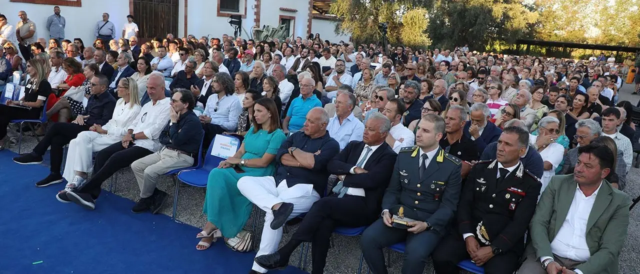 Politica, istituzioni e tantissimi cittadini al grande evento di Corigliano Rossano: in migliaia per Link
