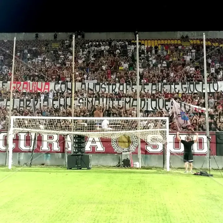 Reggina, i tifosi al Granillo per celebrare l’orgoglio amaranto