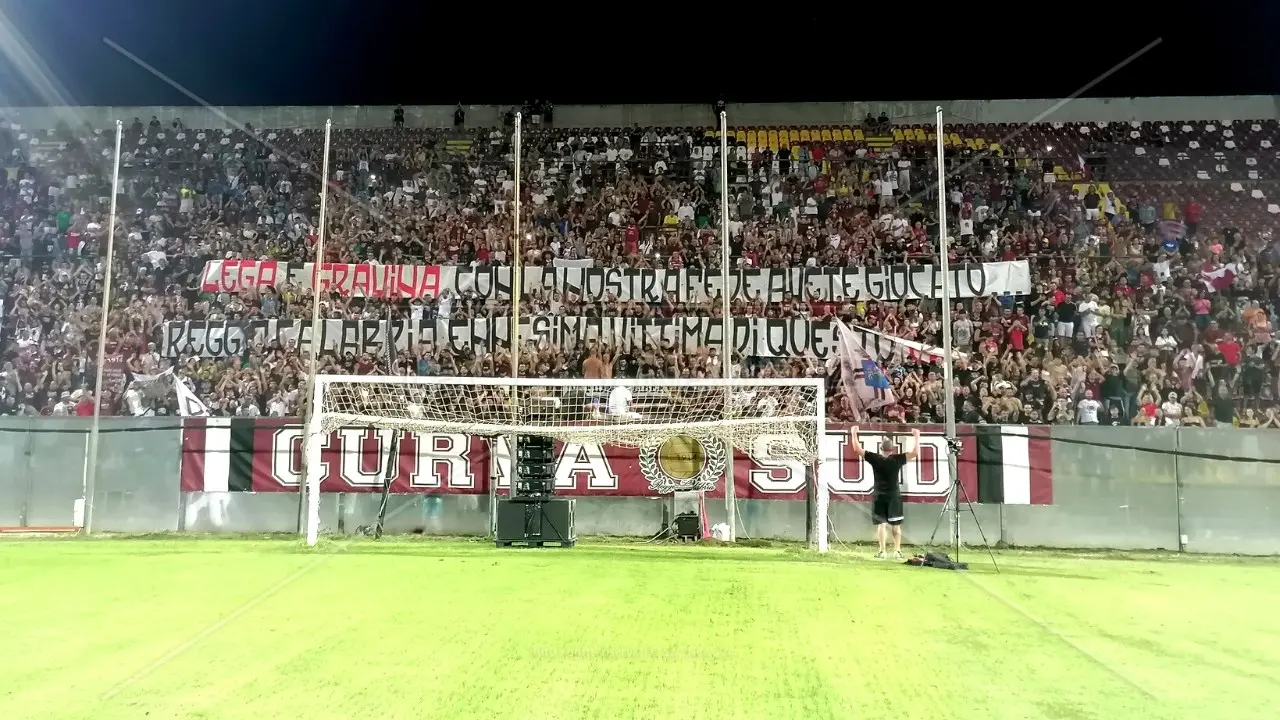 Reggina, i tifosi al Granillo per celebrare l’orgoglio amaranto